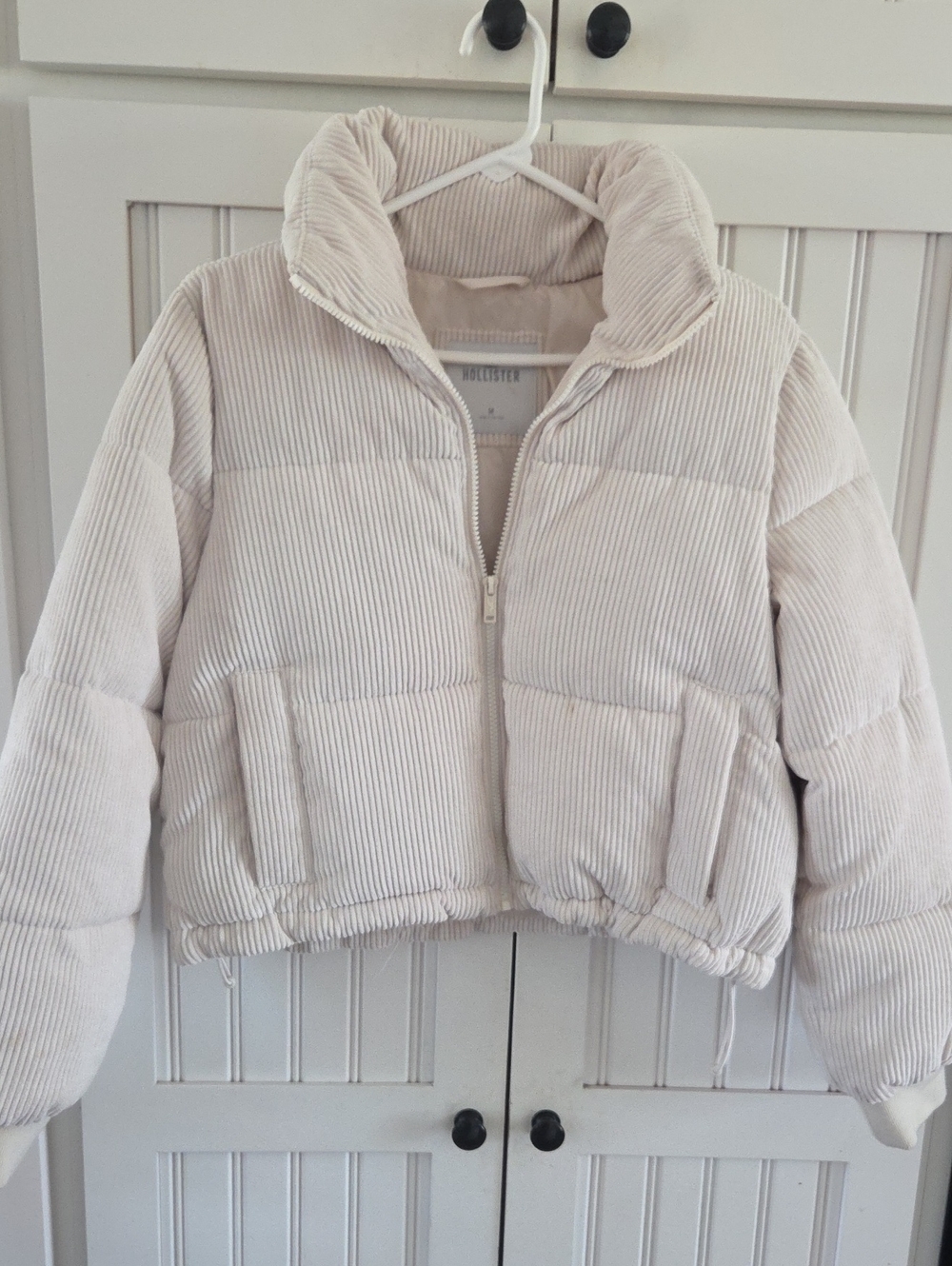 Hollister Women's Cream Corduroy Puffer Jacket M